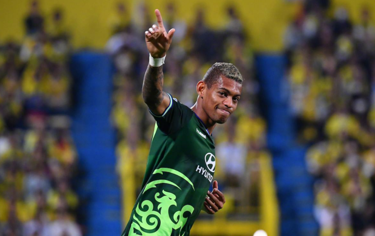 中超最新转会动态:曝上港补强最弱一环,恒大引援策略浮出水面_洛佩斯