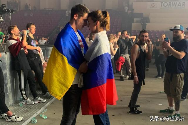 三乌克兰传统上被分为亲欧西部地区和亲俄东部地区两大政治版块.