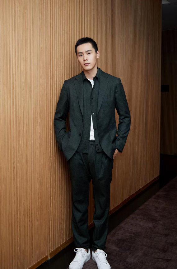 由朱致灵和沈月演的网剧撒野你期待吗