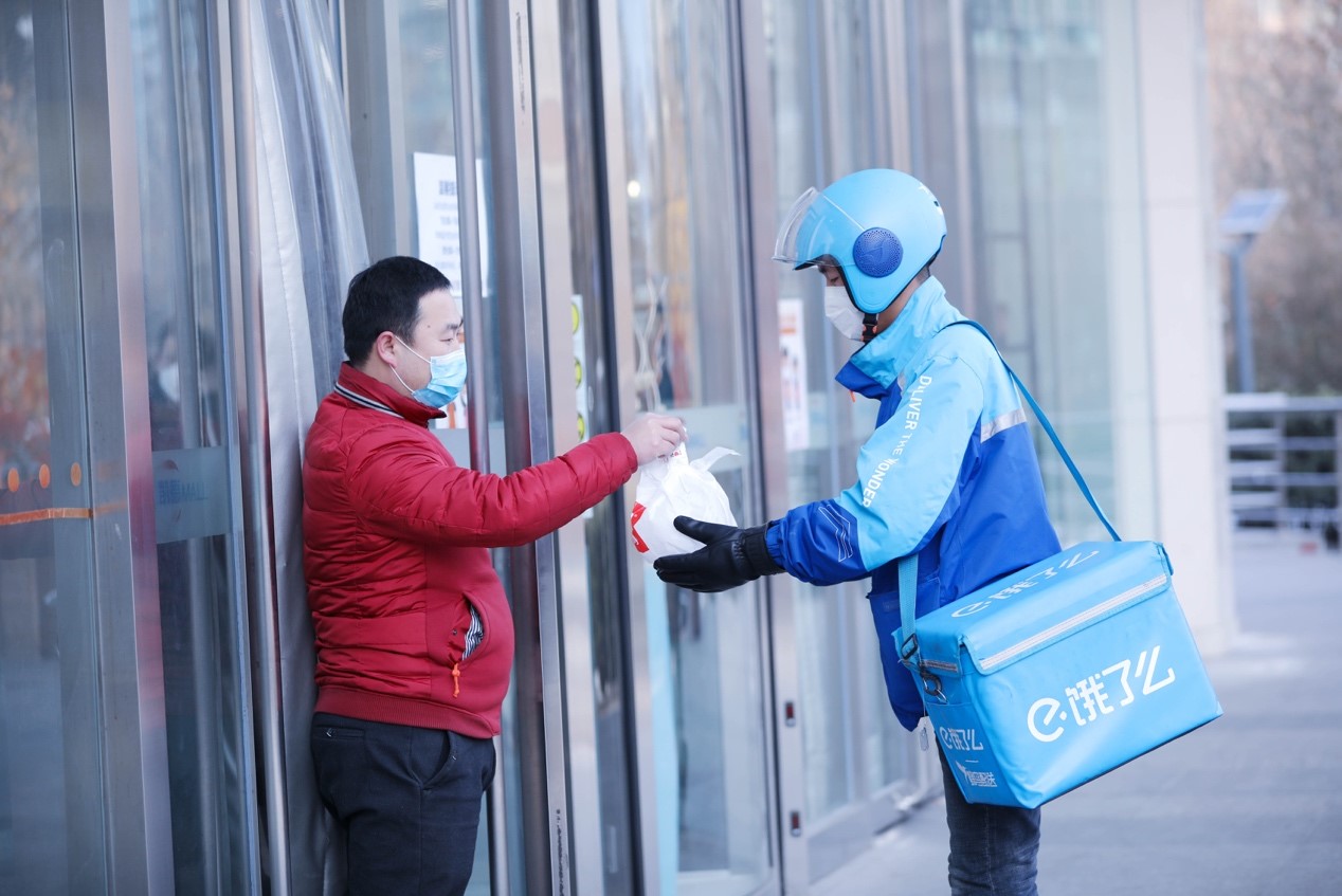 又是上海普陀街道率先为饿了么小哥发放小区绿色通行证