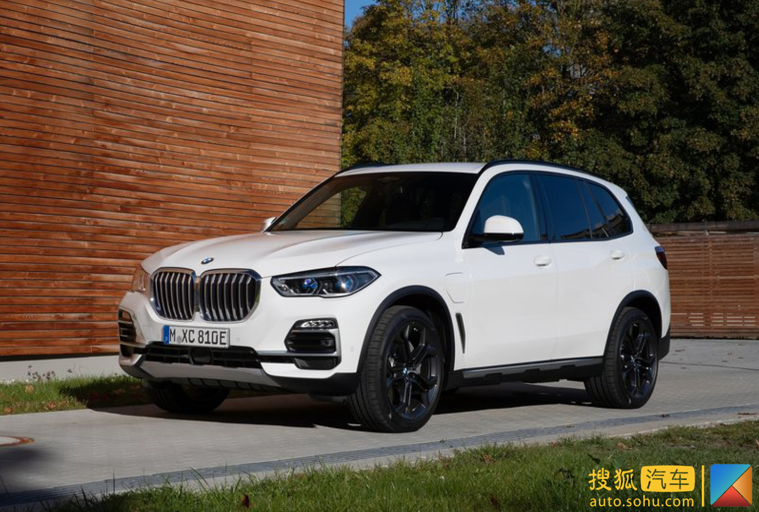 售8499万纯电续航85km全新宝马x5xdrive45e上市