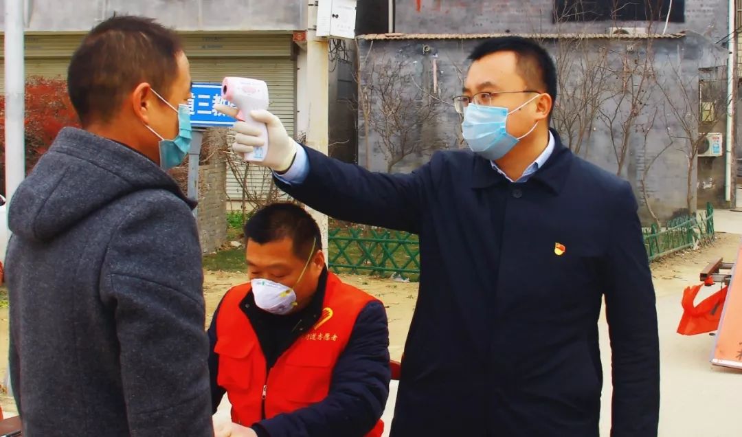 华山镇党委书记▲巩司林 顺河城管队员▲秦丽丽 丰县人民医院▲姜方