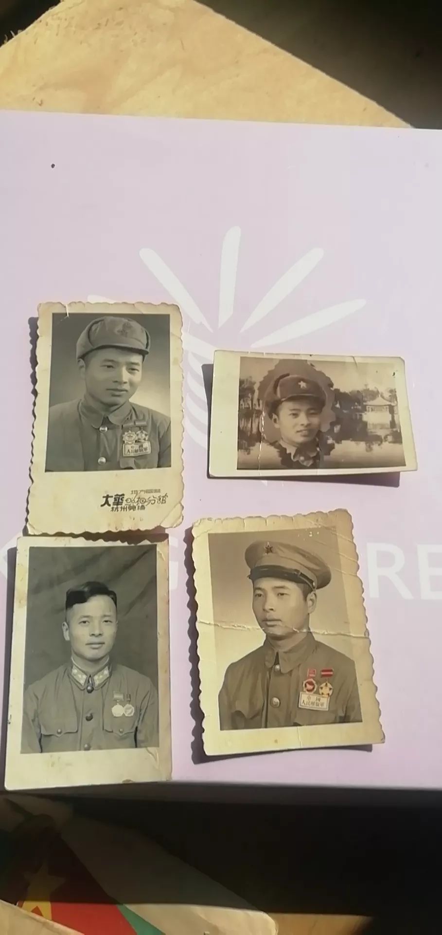 世纪三零年代出生,于1949年7月参加中国人民解放军,为空军部队的一员