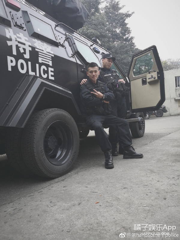 民间帅哥真绝色!"侧脸玄彬"西装唱rap,"初二王俊凯"诗词四连冠