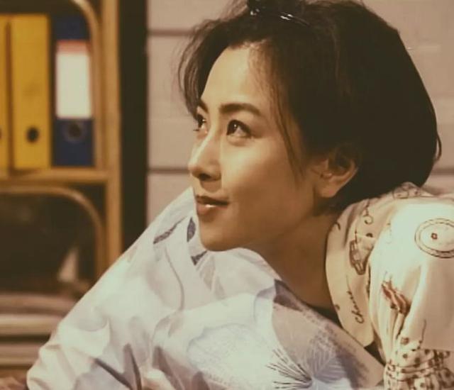 51岁袁洁莹近照苍老至今未婚的短发女神过得怎么样了