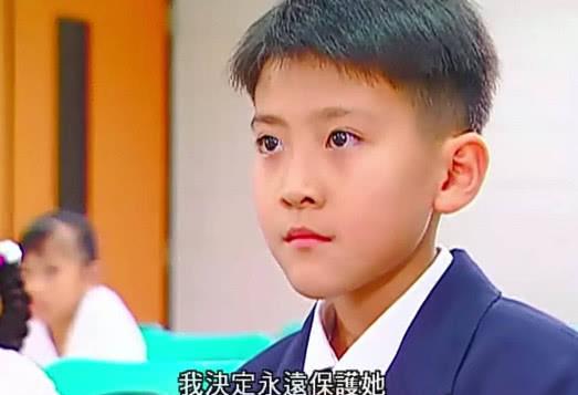 原创《绿光森林》播出14年了,小威廉逆袭成为男神,帅过蔡徐坤!