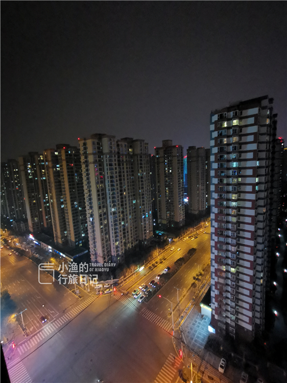 实拍大年初七西安晚上八点的街头大街空无一人夜景神秘鬼魅