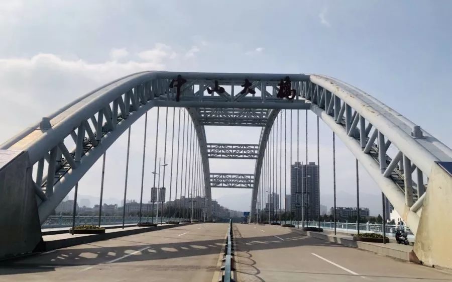 此生无悔入东阳!