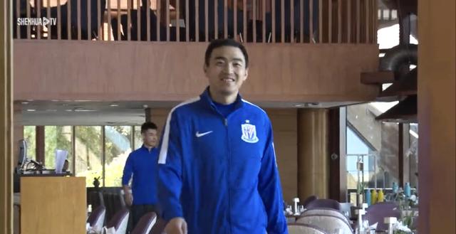 恒大动态高拉特回巴西塔利斯卡辟谣冯潇霆穿蓝队服笑容满面