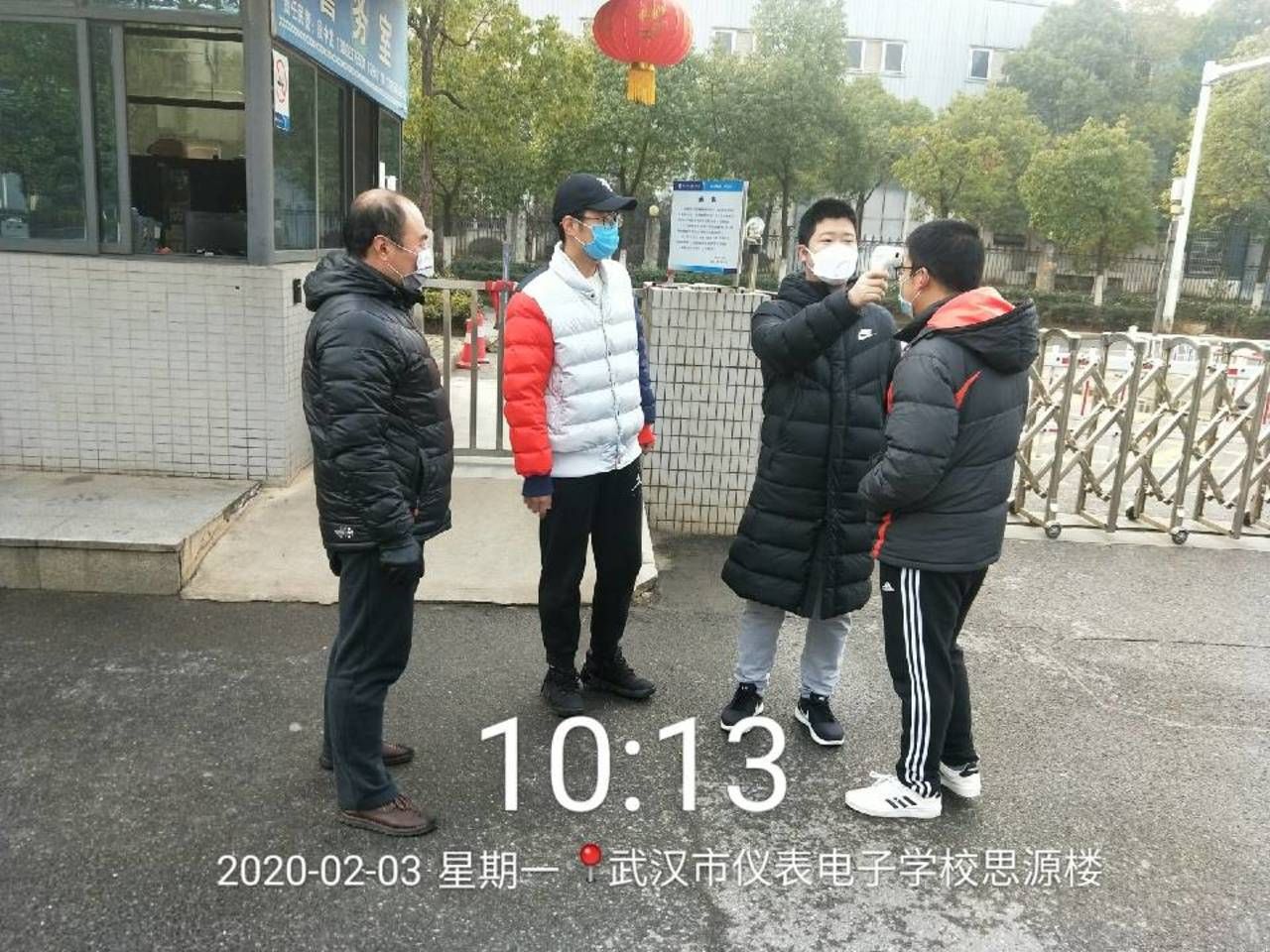 原创武汉市仪表学校党员教师积极投身防疫工作践行使命