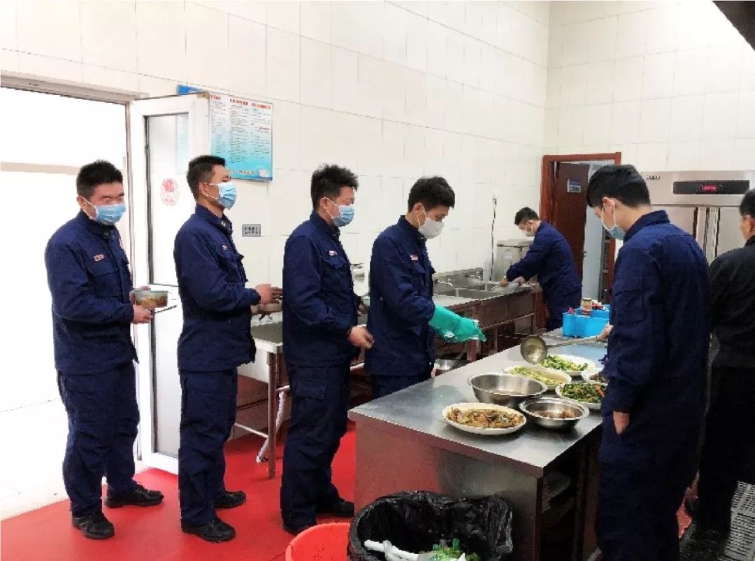 面对疫情,他们这样做!