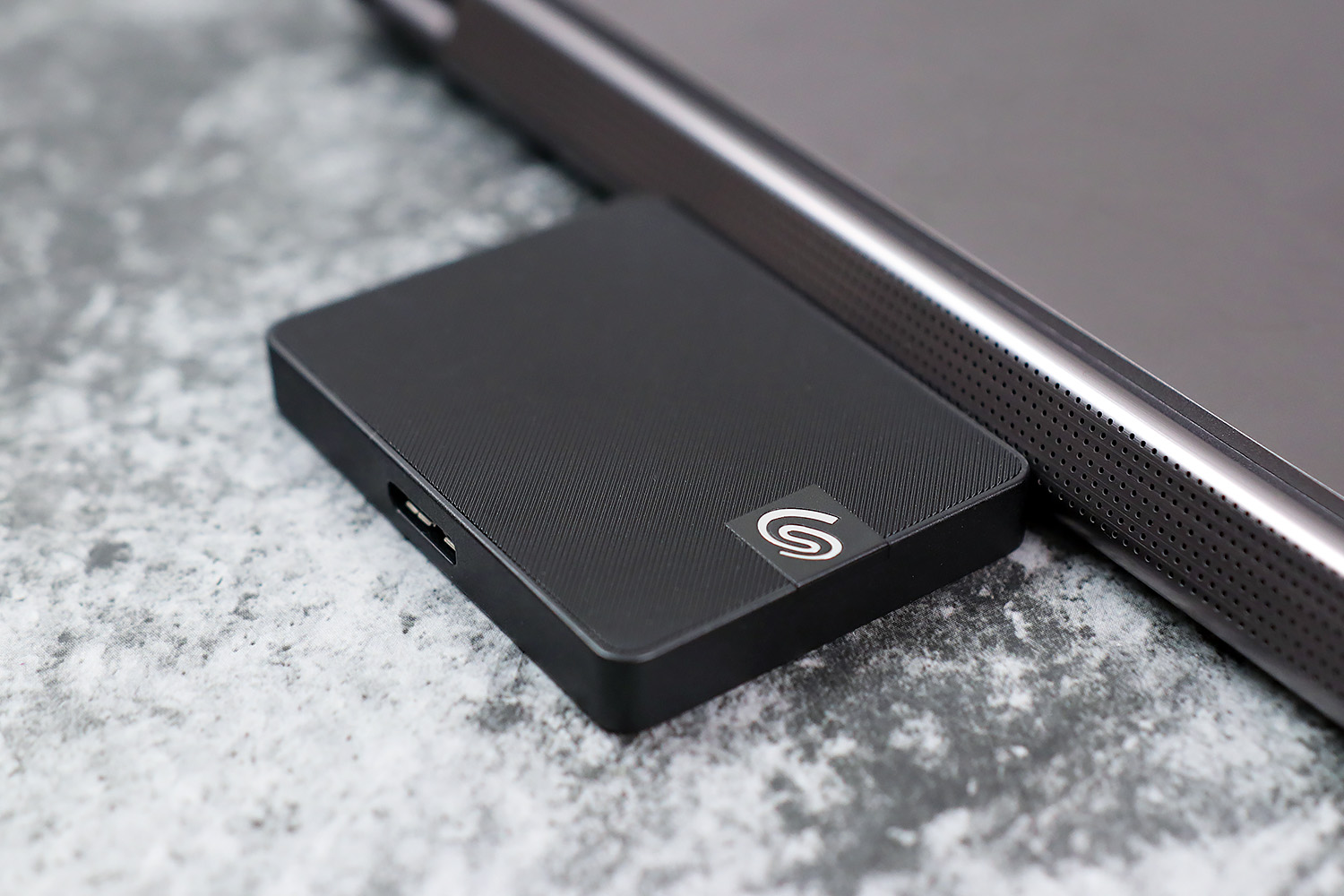 希捷颜系列固态移动硬盘,从内到外的干练职场范