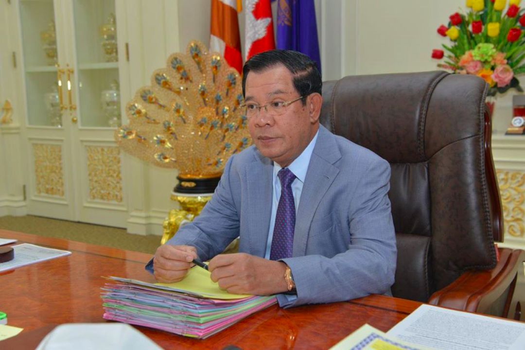 中国政府和人民全力抗击新型冠状病毒感染肺炎疫情之际,不仅仅是洪森