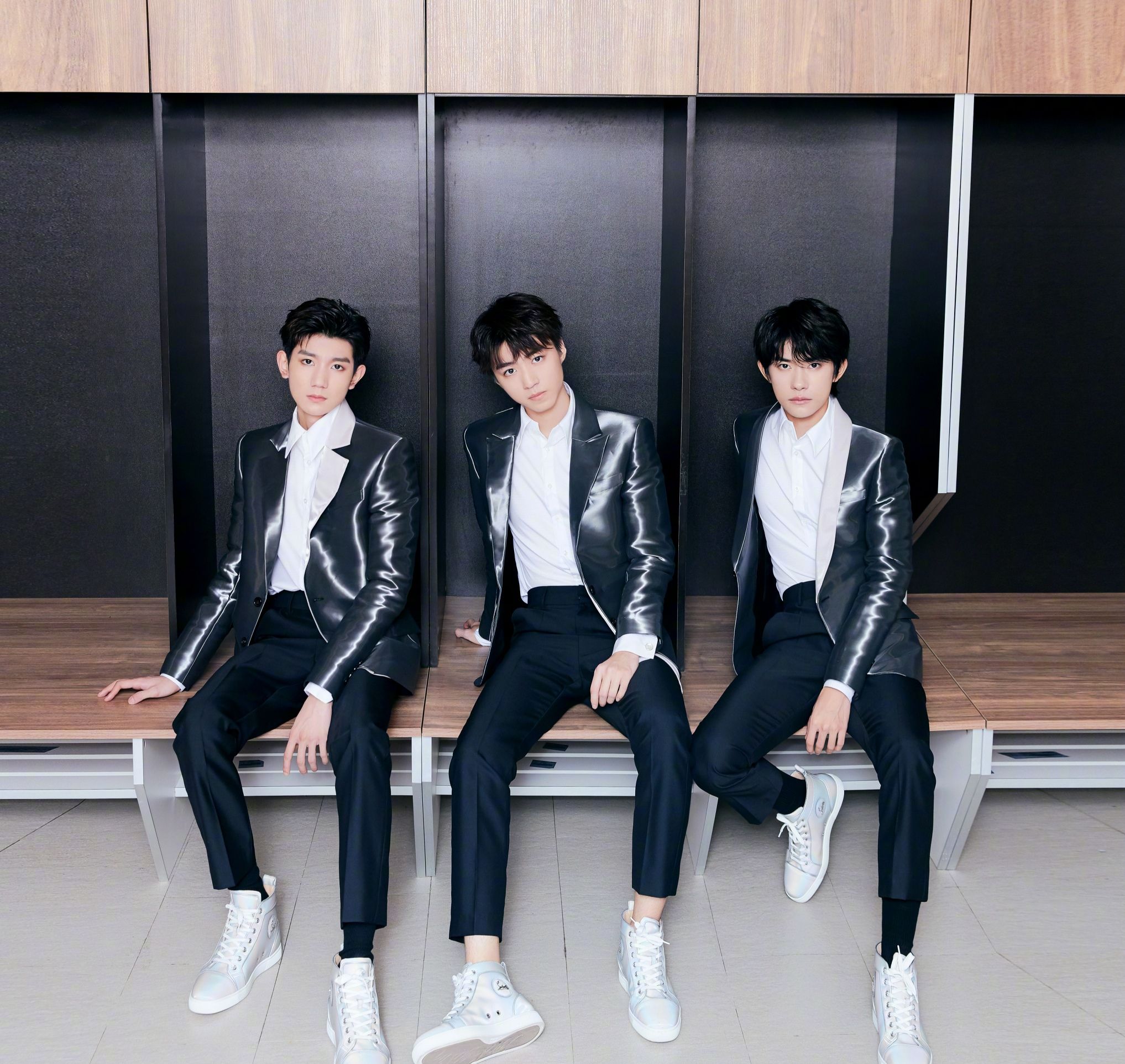 原创数学老师课堂上用tfboys举例无论他们怎么站都是一个组合