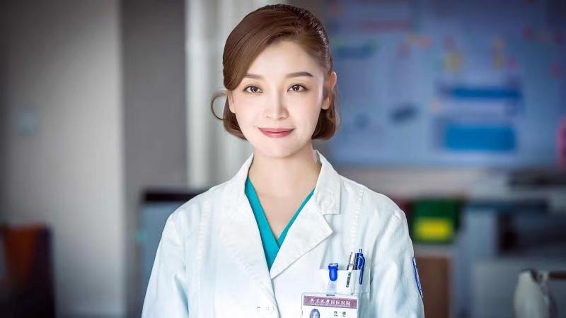 高晓菲急诊科医生翻红热播致敬白衣天使
