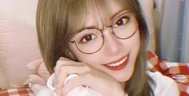 斗鱼lol一姐周淑怡被弹幕嘲讽是网络乞丐当场气炸怒怼键盘侠