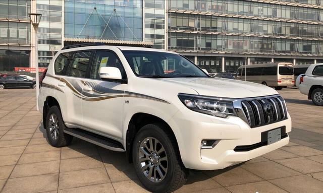 新款丰田普拉多到港新外观28t柴油动力性能比牧马人还给力