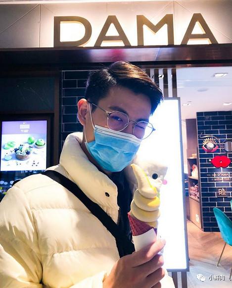 90后高颜值医生小哥刷屏又帅又温柔网友们直呼绝了