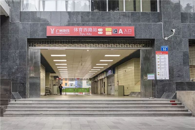 珠江新城地铁站都空无一人天河立交附近五羊邨附近的天桥广州大桥空无