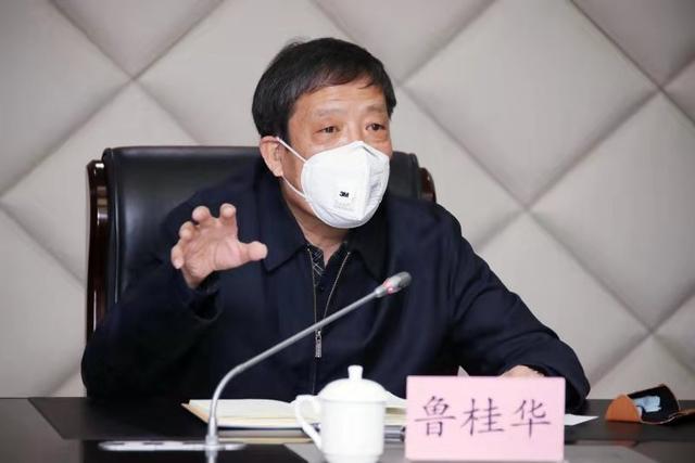 会上,鲁桂华院长先后传达了市高院党组成员,政治部主任孙玲玲关于有关