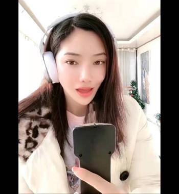 随后,孙旭东又陆续联系了军旅歌手小曾,黑鸭子组合李伟,花腔女高音