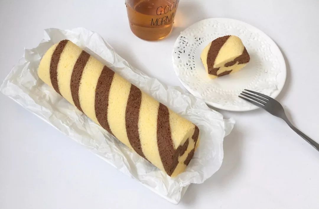 双色蛋糕卷的做法