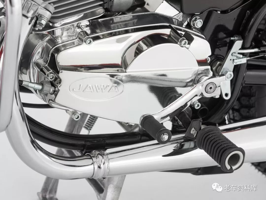 细品一辆1986年捷克斯洛伐克制造的jawa350摩托车