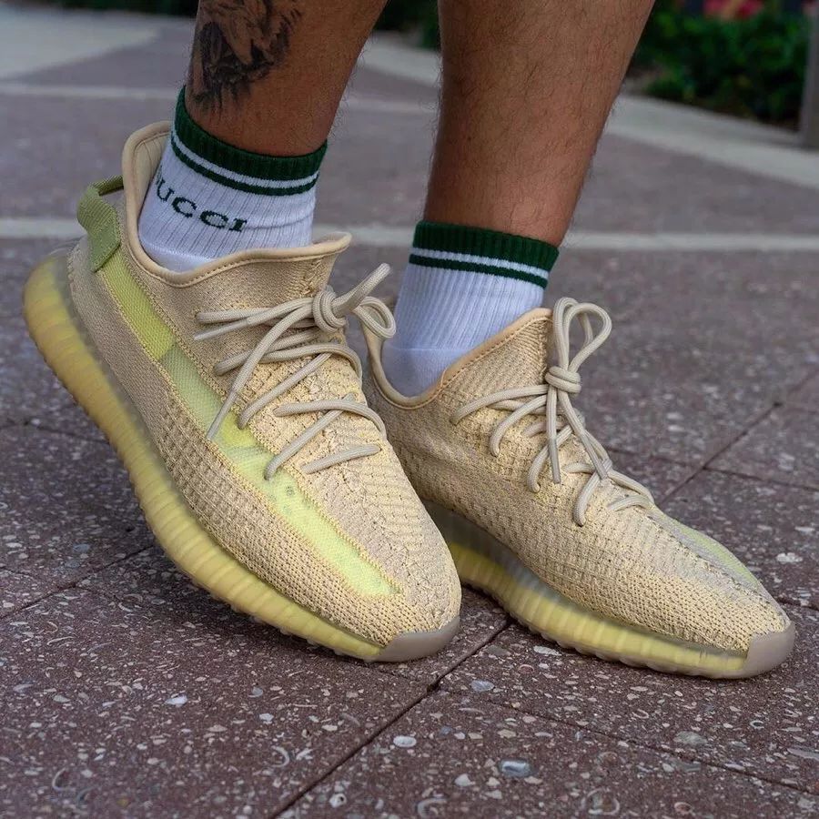 亞洲限定 yeezy 350 v2 