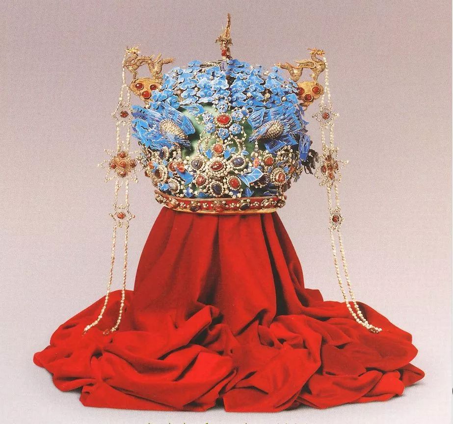 18个易拉罐做成的凤冠,惊艳几百万网友!