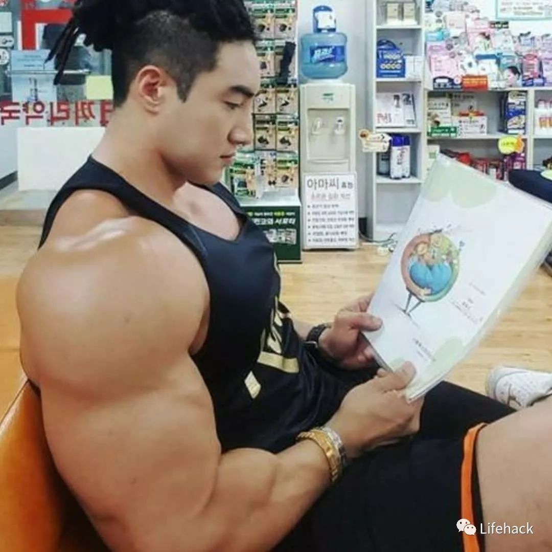 韩国肌肉男黄哲勋比赛图片