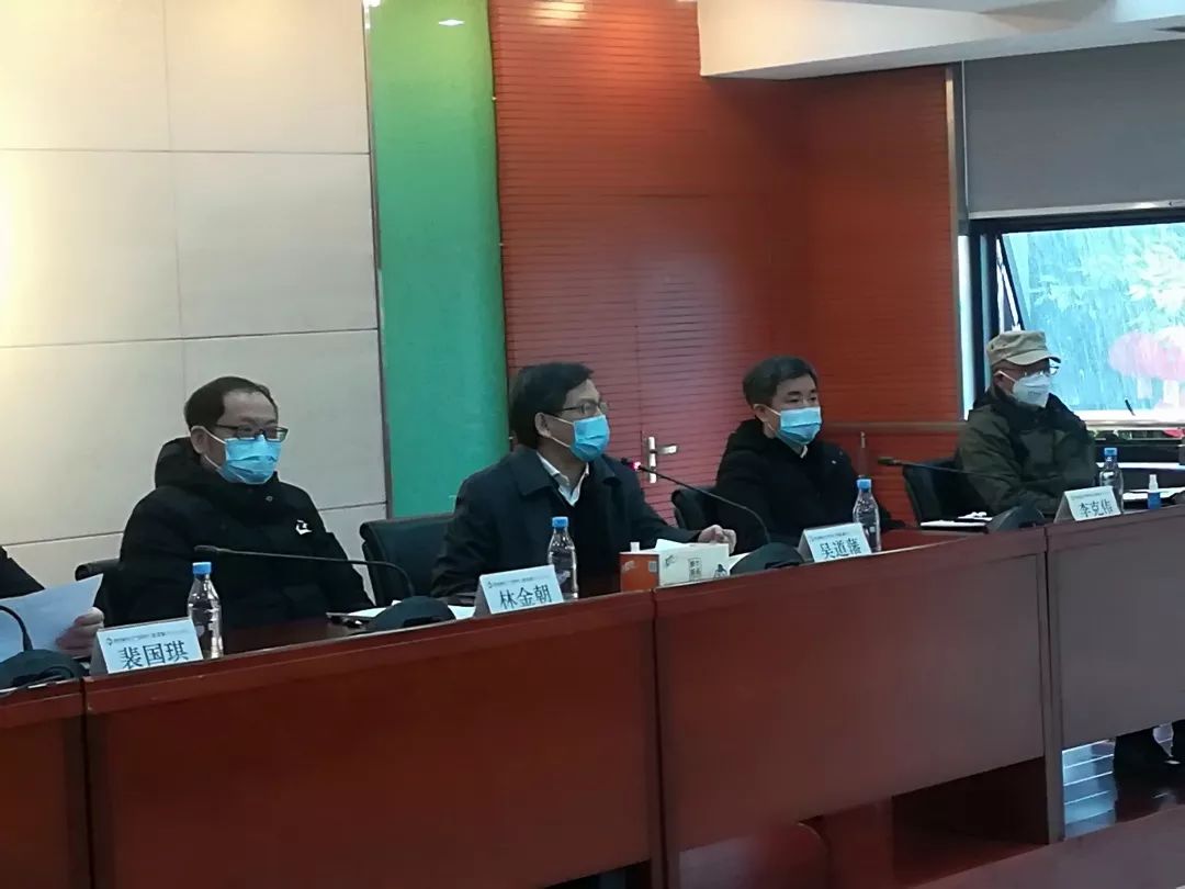 高新区公安分局临时党委书记裴国琪分别就企业复产复工提了具体要求