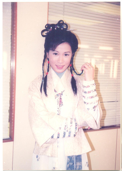 江华版碧血剑幕后剧照饰演温青青的女演员好漂亮