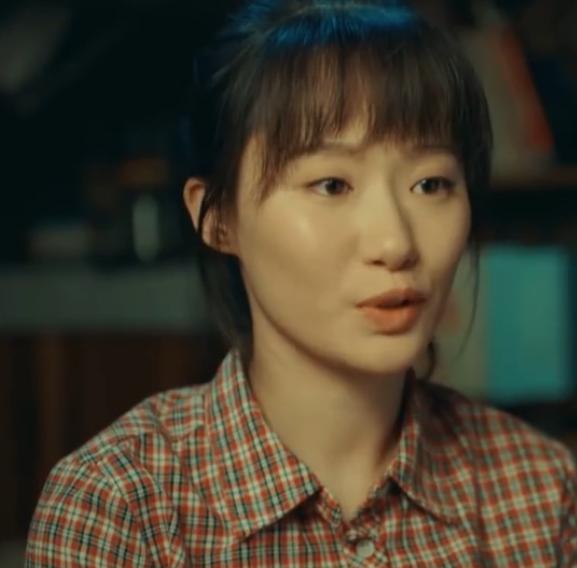 激荡张逗逗真漂亮穿格纹西装套装干练优雅女神范十足