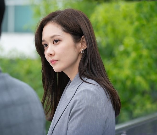 宅在家也要美张娜拉喇叭裤配五指袜好萌39岁皮肤嫩得像小姑娘