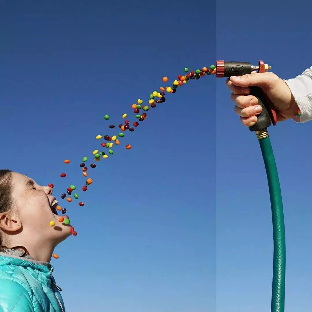 外国网红随手拍了一张果照意外爆红网络吸粉45w