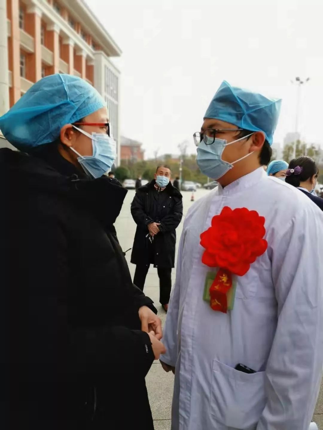 "疫"情当前,你选择守护病人,我选择守护你!_陈小芳