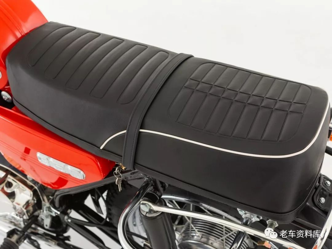细品一辆1986年捷克斯洛伐克制造的jawa350摩托车