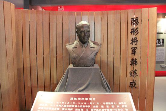 6万大军3天被全歼王耀武就是放6万头猪在那3天也抓不完啊