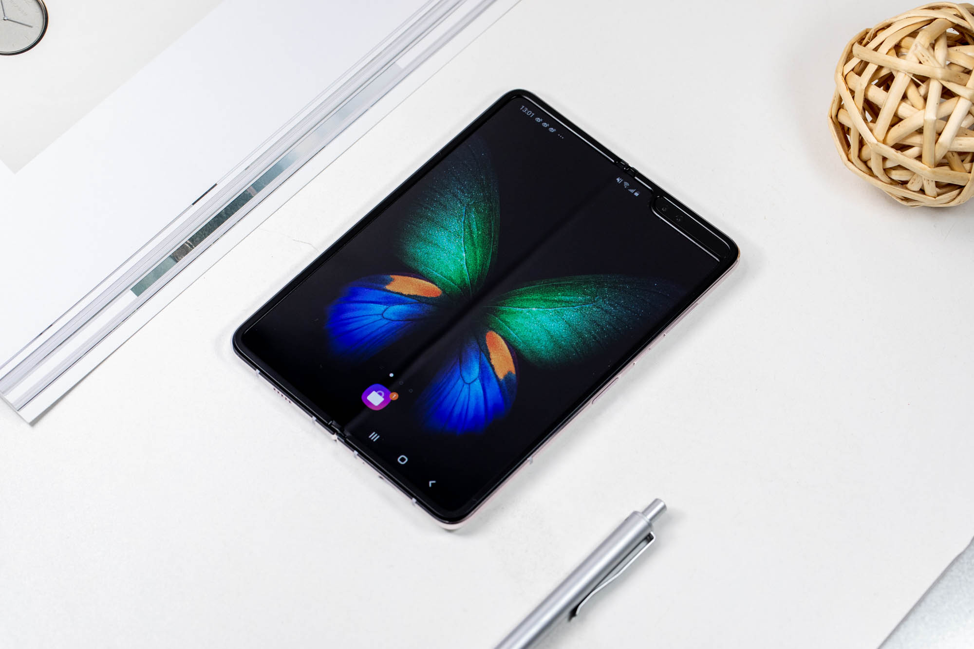 原创折叠屏形态多任务处理三星w205g版手机体验