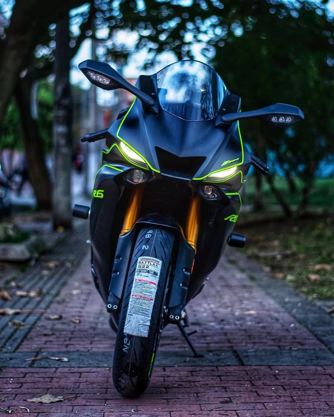 今天的机车大美图确实没得挑