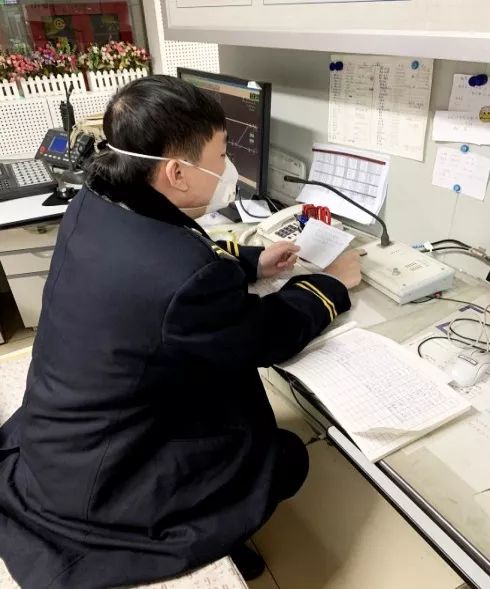 南邵站区共同战疫的tā