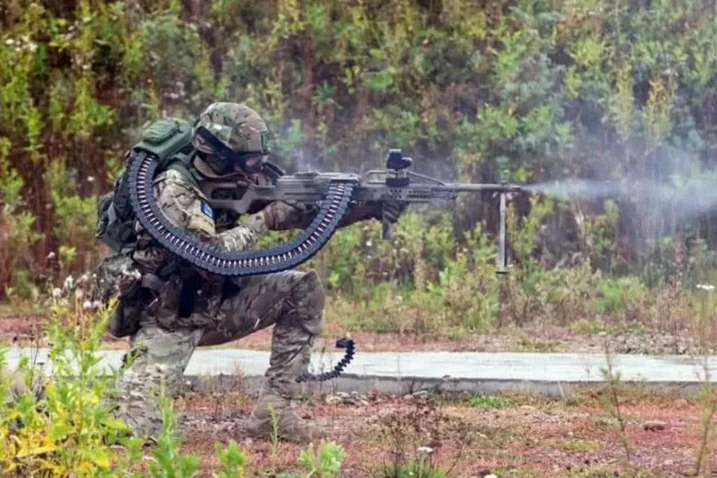 背负式弹链箱源于越战?美军研发"钢铁侠"装置,却用处不大