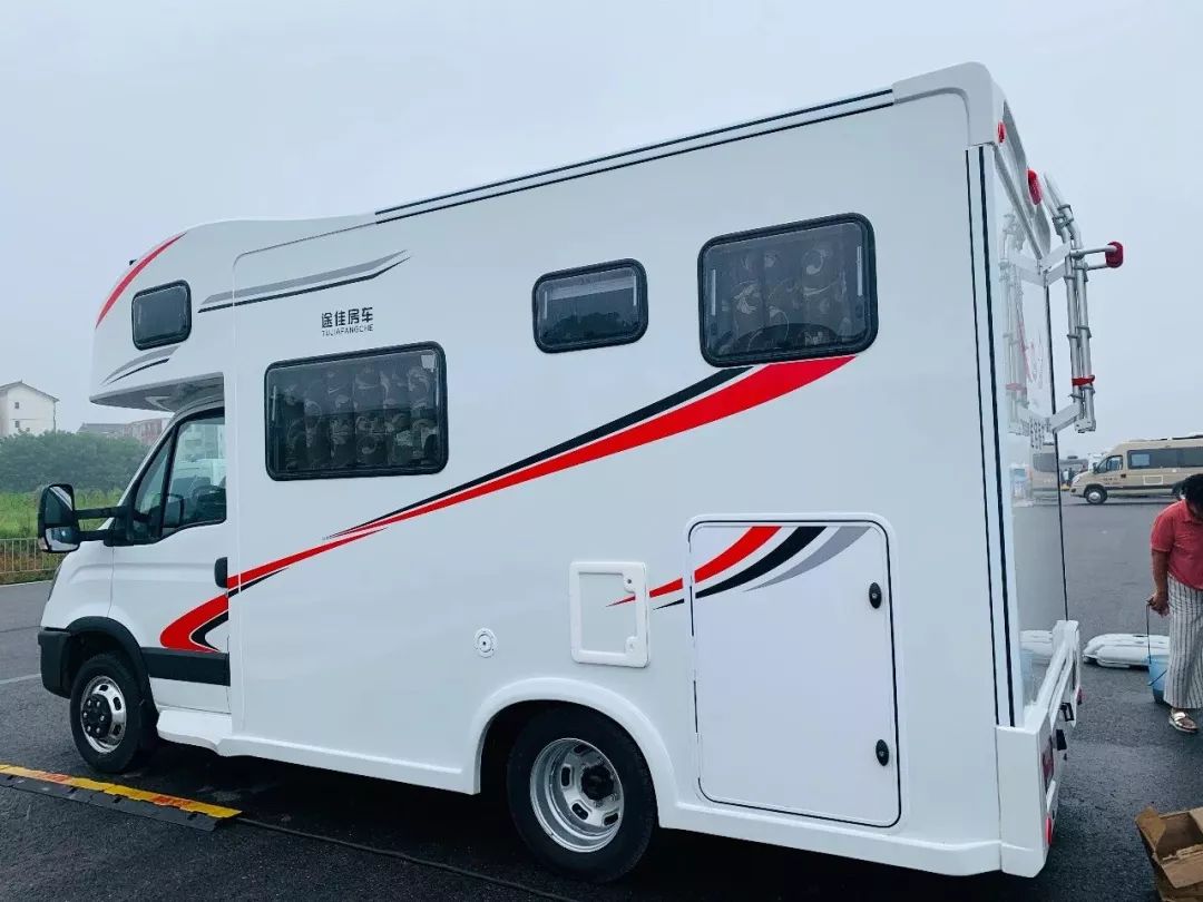 大量采用进口配件打造高品质产品途佳小额头c型房车