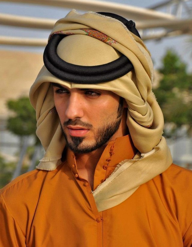 他是伊拉克著名的模特,演员和摄影师4