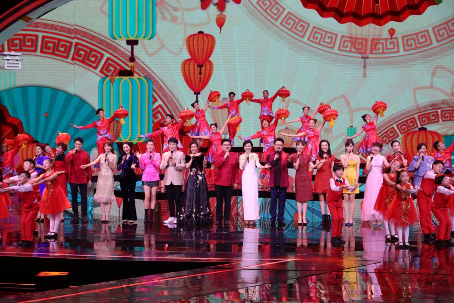 《东方大看点·2020东方卫视元宵特别节目》阖家团圆庆佳节,万众一心