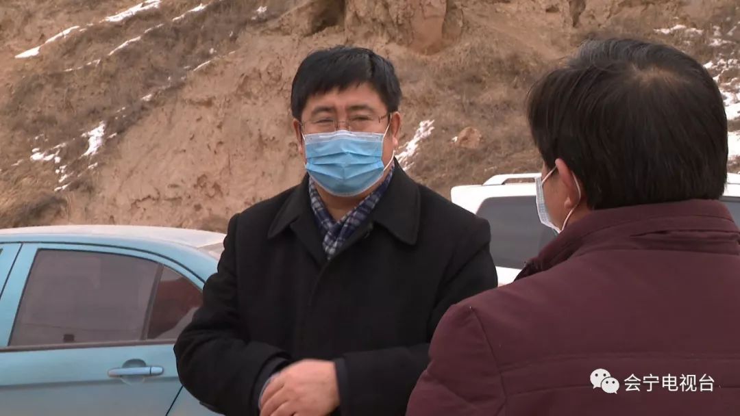 会宁县县长秦俊山强调严格落实属地责任守好全县疫情防控大门