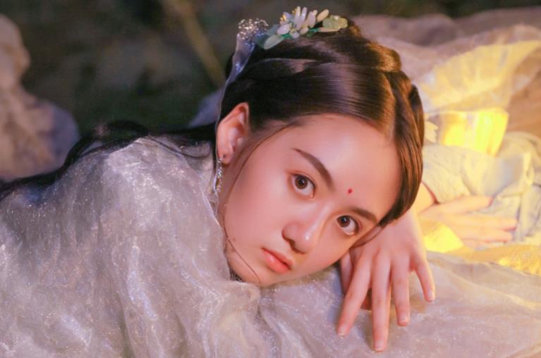 张格的古装真的太美了,很多粉丝都纷纷表示:一时之间竟然都美到不敢认