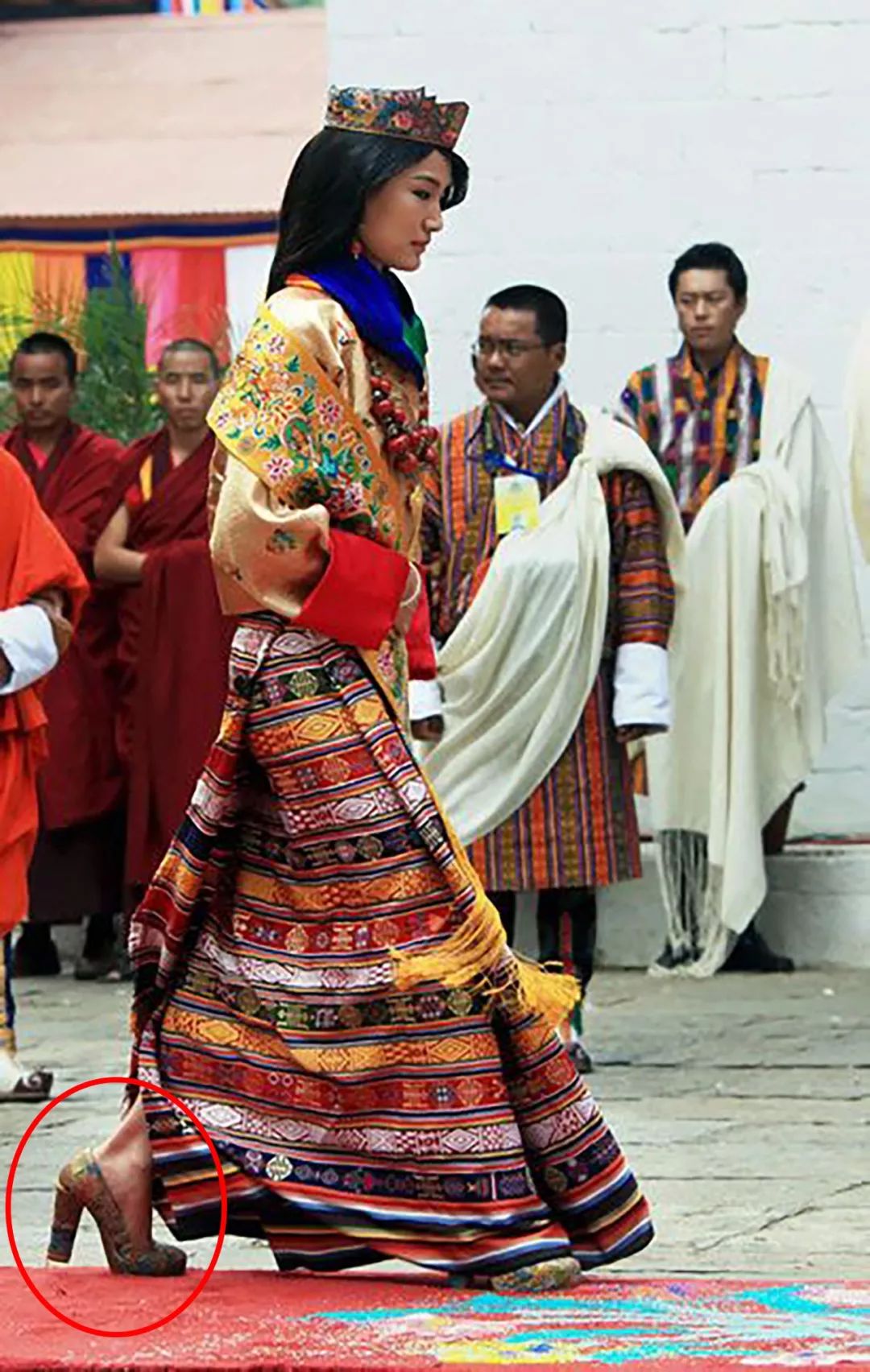 不丹衣服穿法女图片