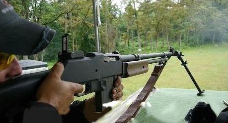 二战中故障率极低的勃朗宁m1918步枪解说