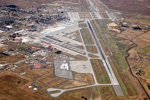 178名武汉撤侨抵达北加州空军基地, 一名儿童发热,全美确诊12例,湾区